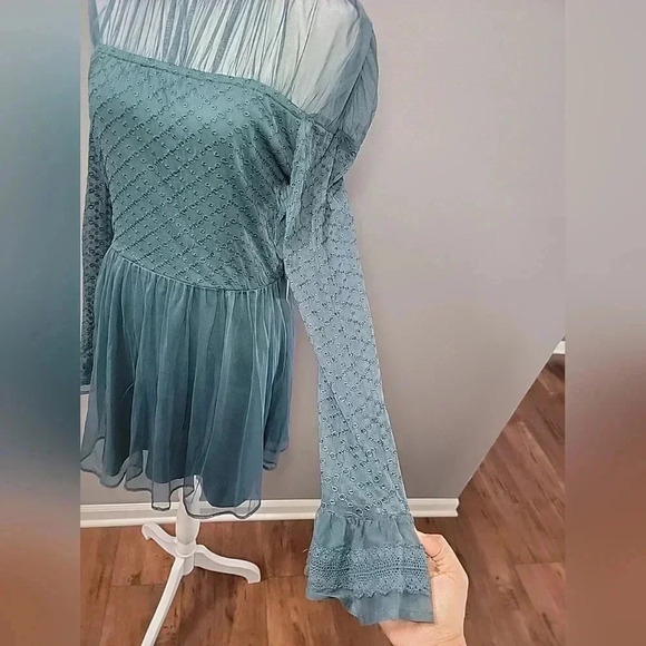 Tularosa Revolve Long-Sleeved Teal Georgette Mini Dress Size Med Romatic Mini - Picture 2 of 5